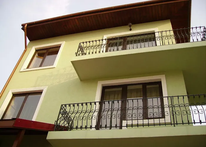 Edera - Gazda Profesionista Bukarest