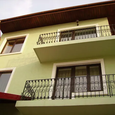 Edera - Gazda Profesionista ブカレスト